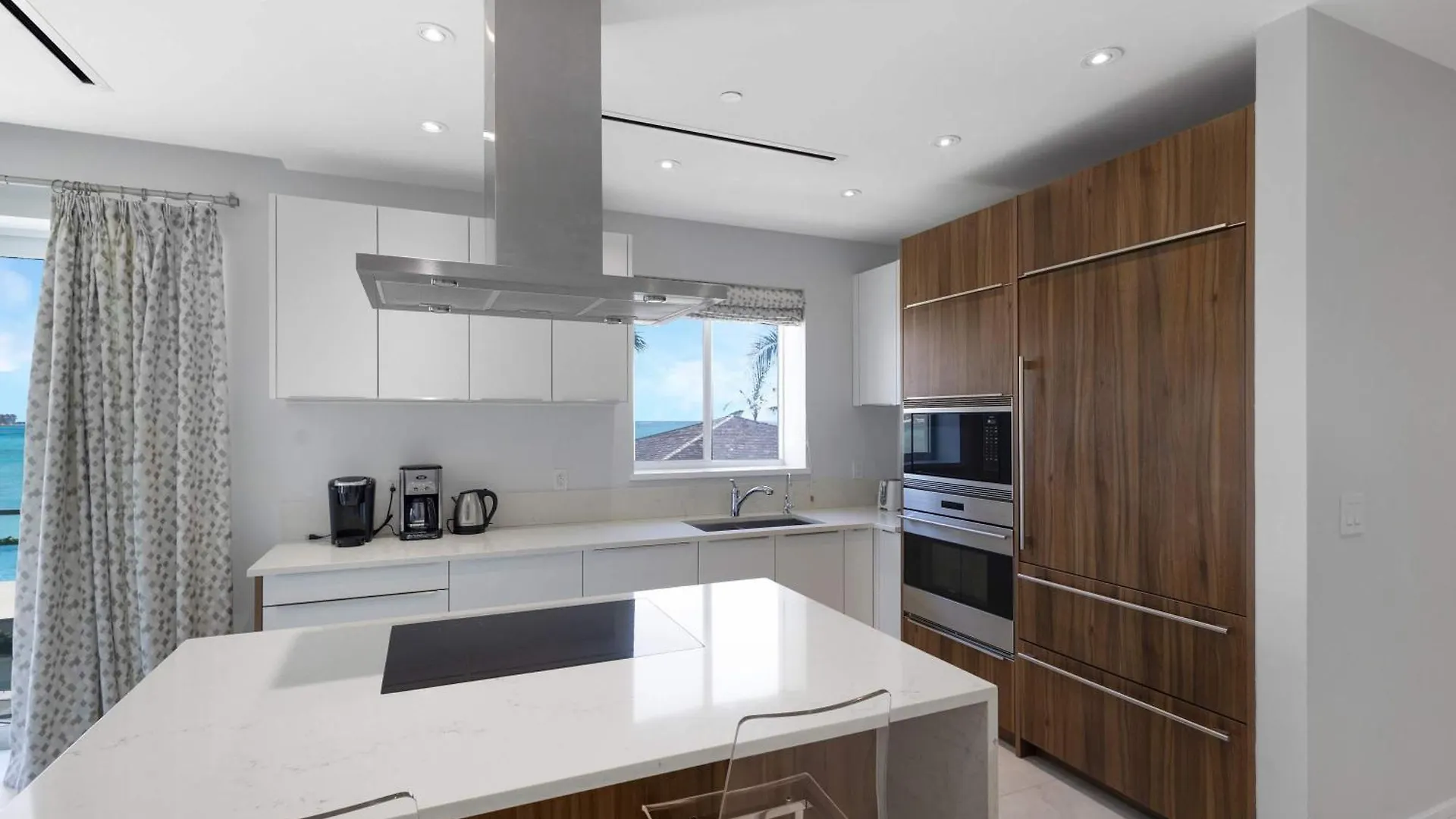 Apartment Cable Beach Condo With Ocean Views Nassau