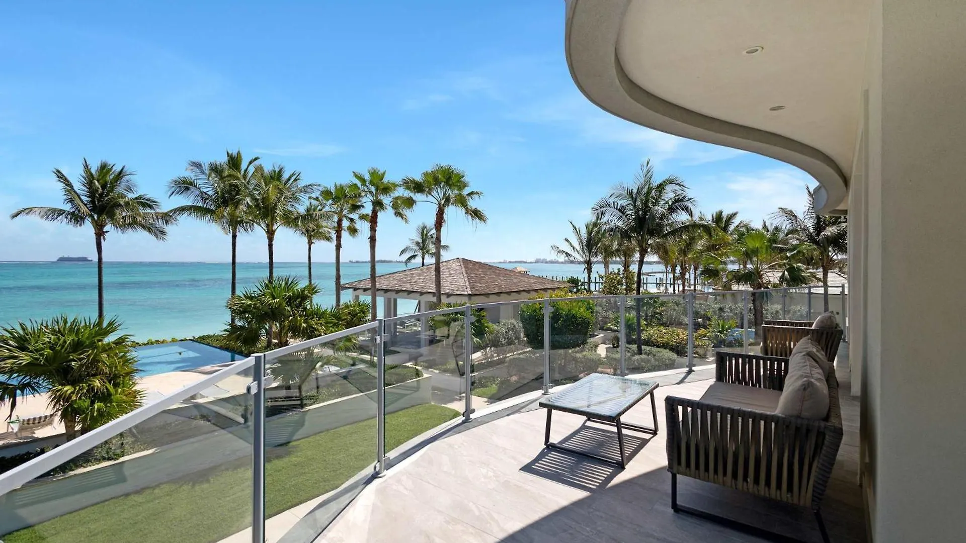 Cable Beach Condo With Ocean Views Nassau